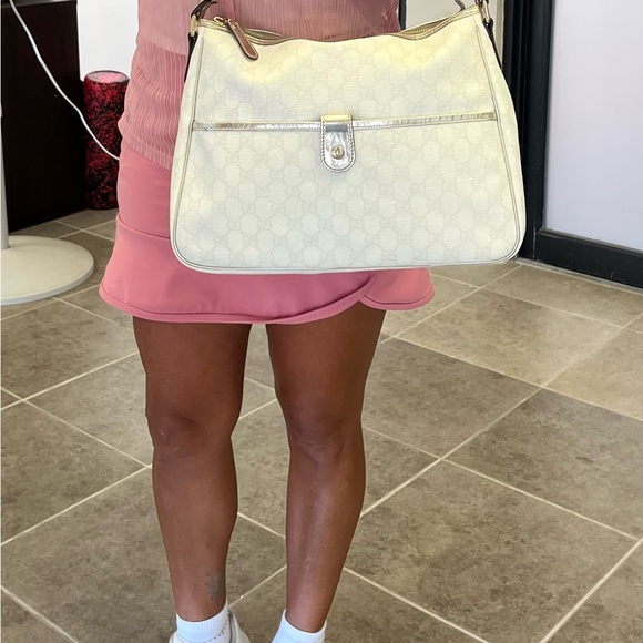 Gucci Ivory Shoulder Bag with Metallic Details - Picture 1 of 15